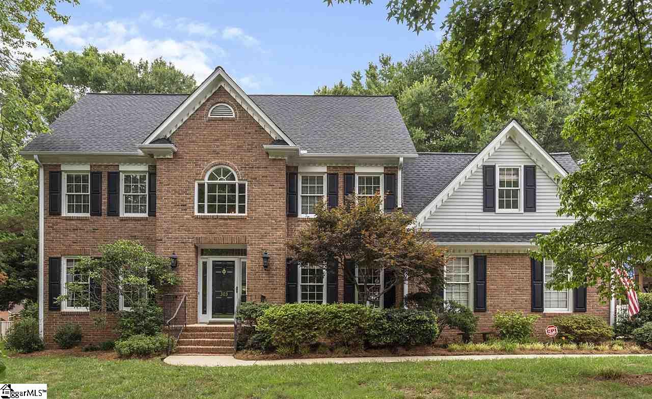 303 Holly Crest Circle - Photo 1