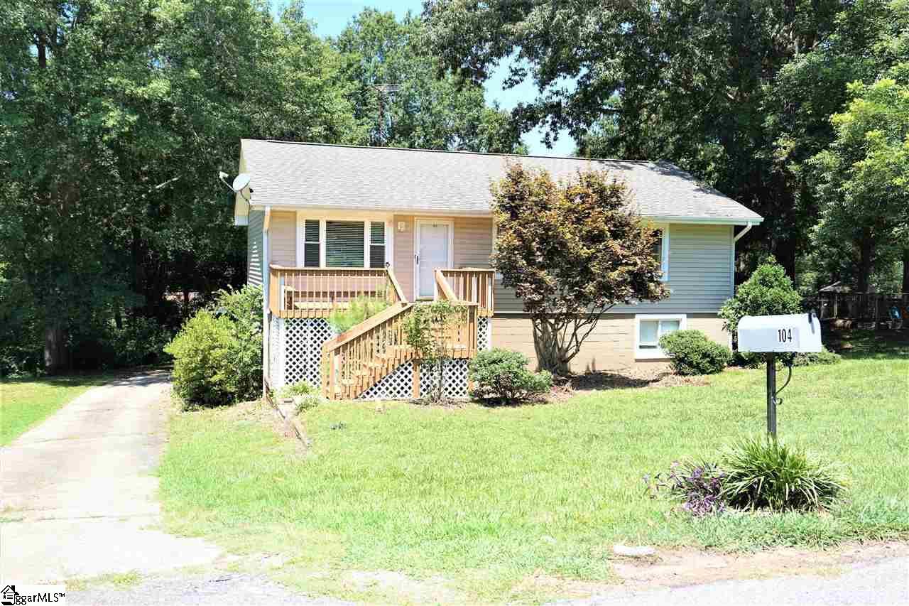 104 Laurensview Drive - Photo 1