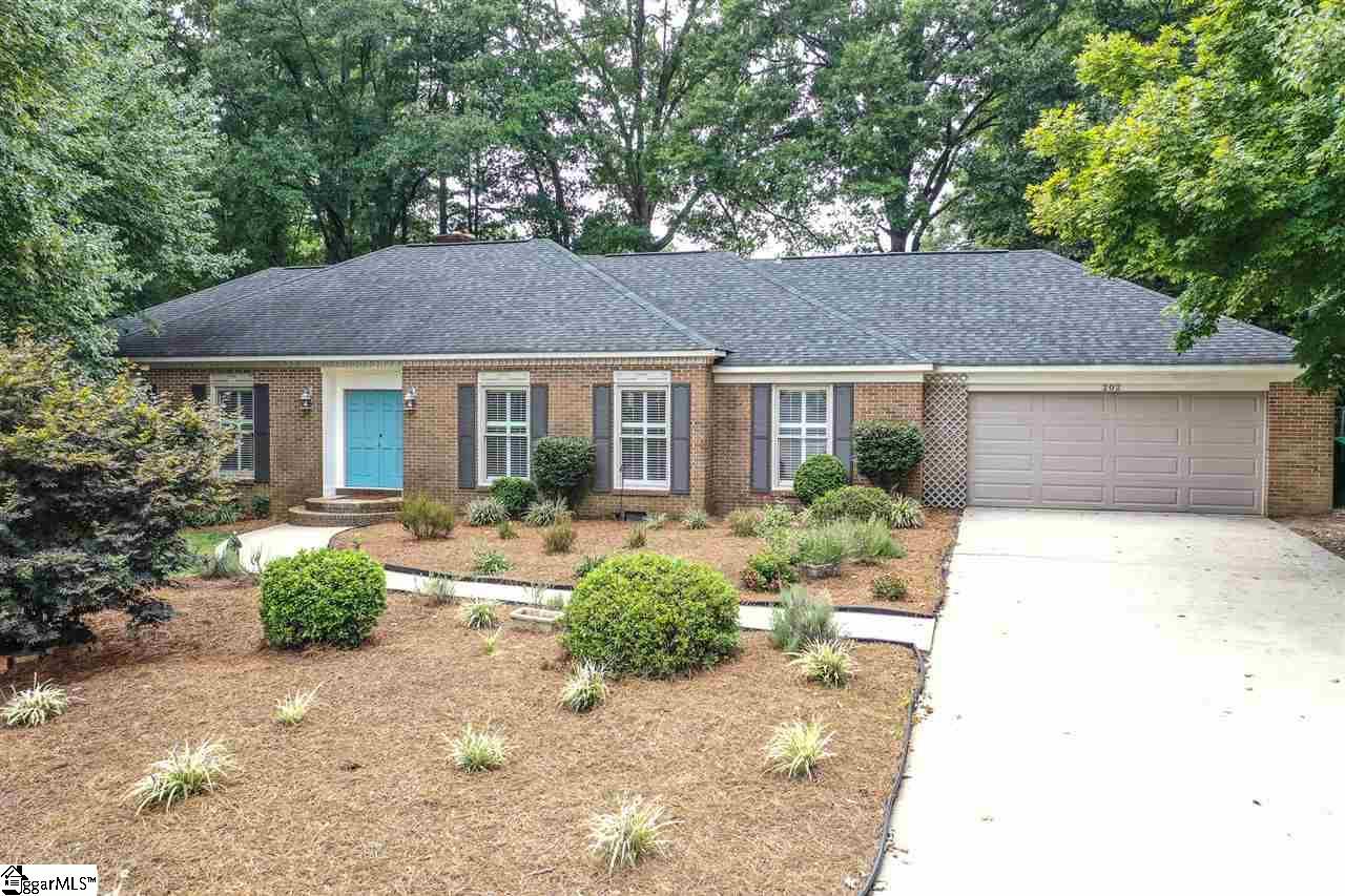 202 Poinsettia Drive - Photo 1