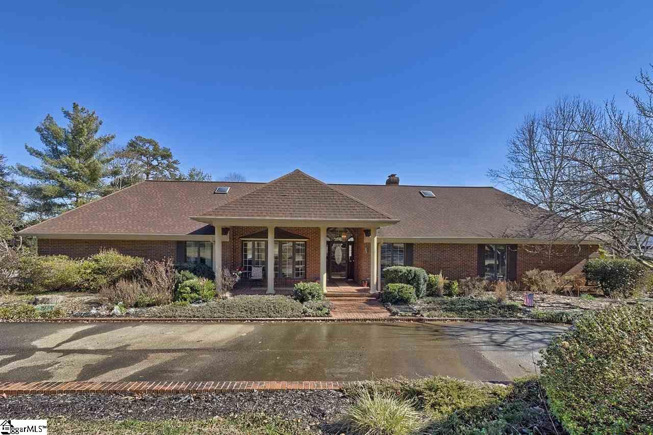 103 Lakeview Drive - Photo 1