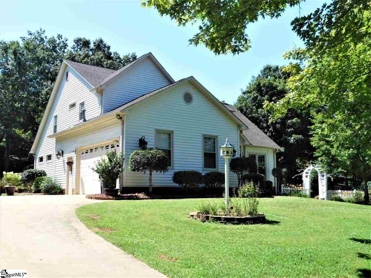102 Lex Court - Photo 1
