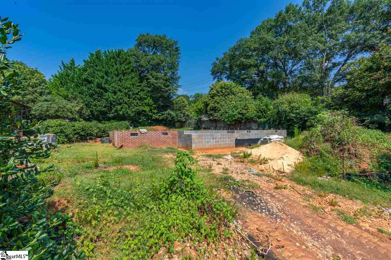 203 Sunset Drive - Photo 1