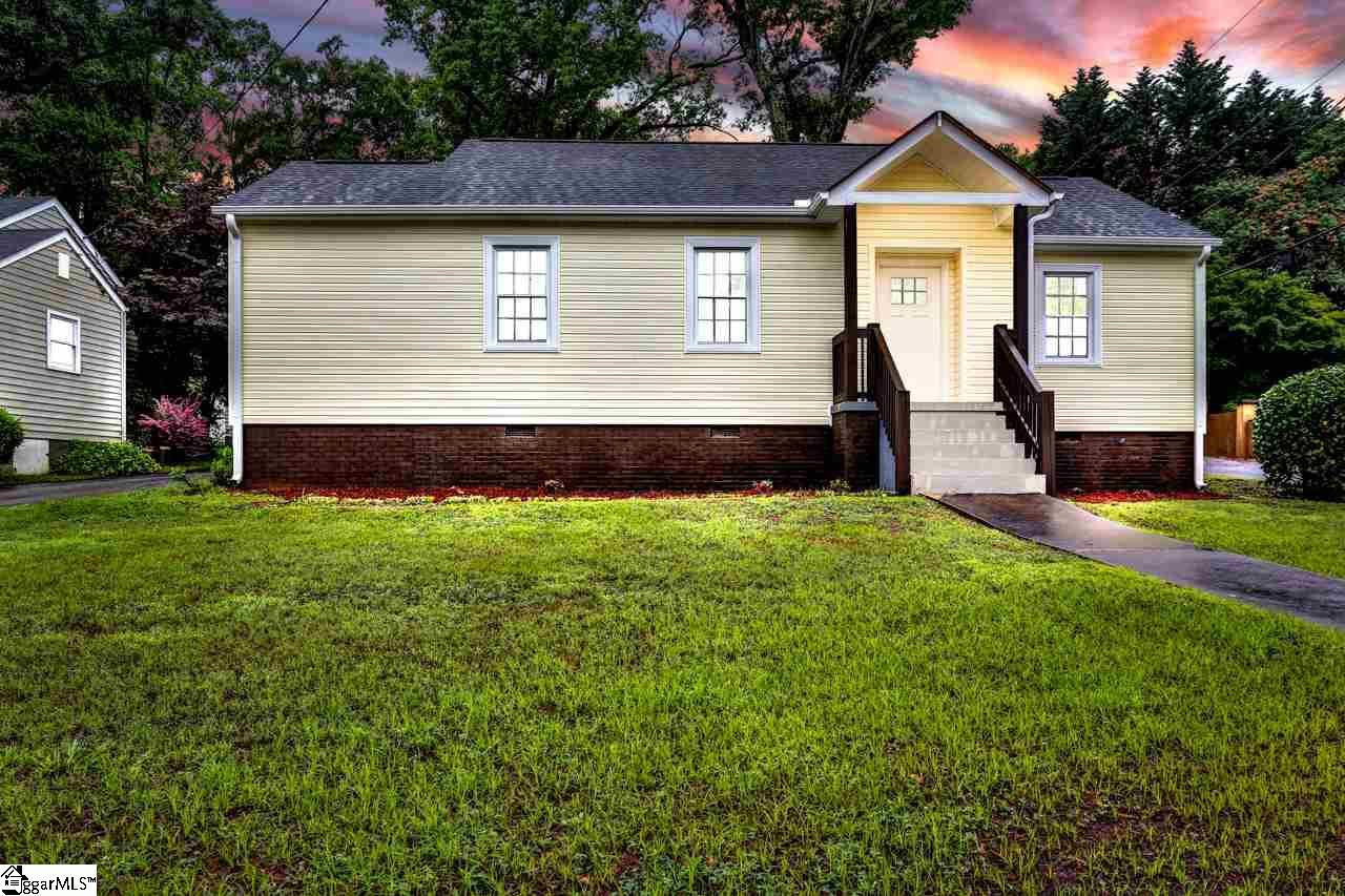 111 Hawthorne Lane - Photo 1