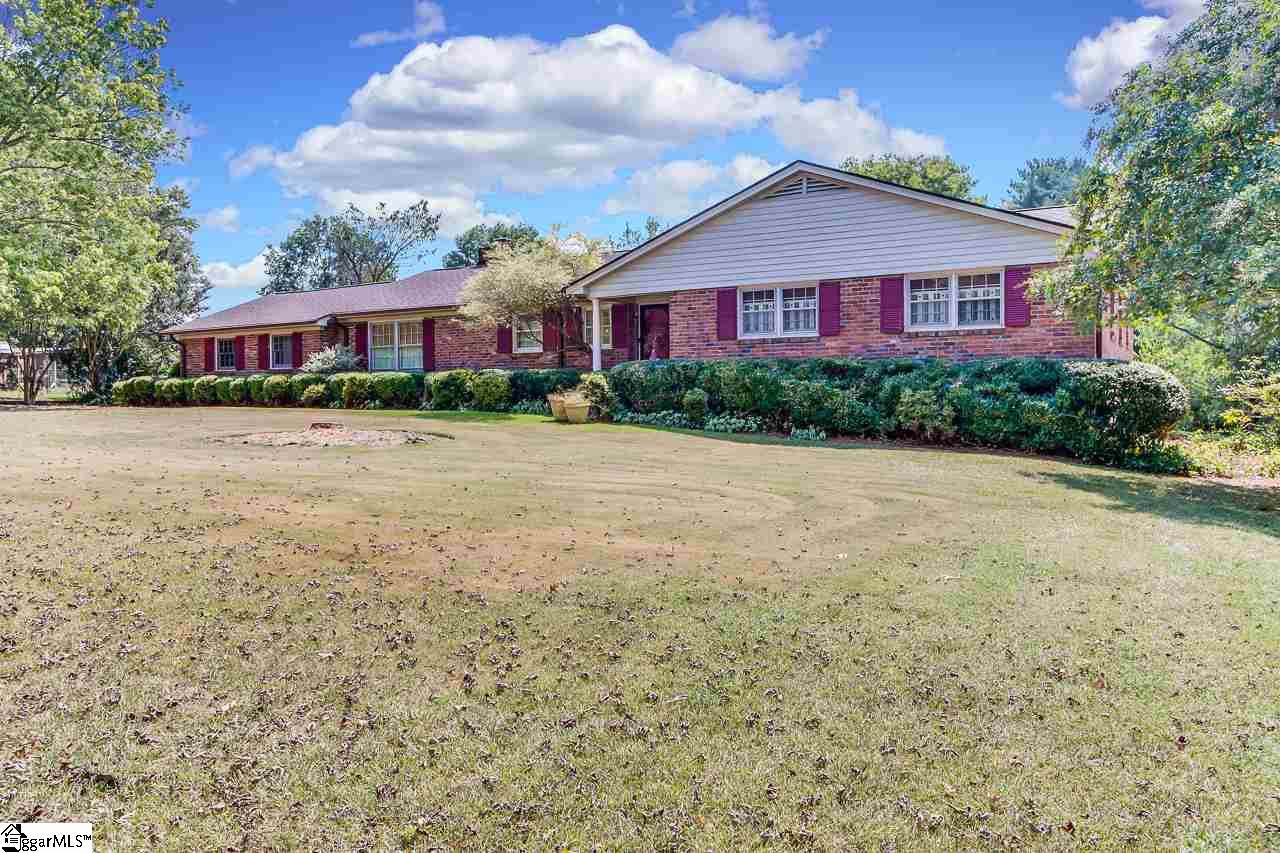 33 Rollingreen Road - Photo 1