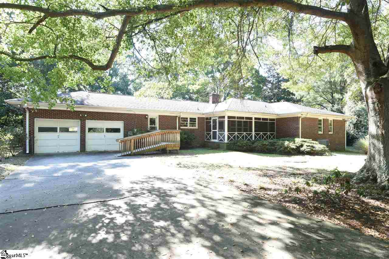 881 Knollwood Drive - Photo 1