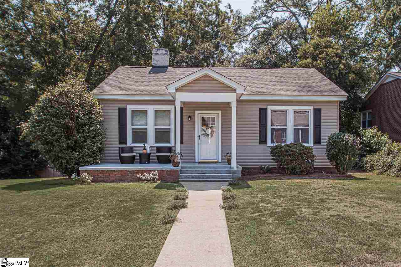 201 Oak Drive - Photo 1