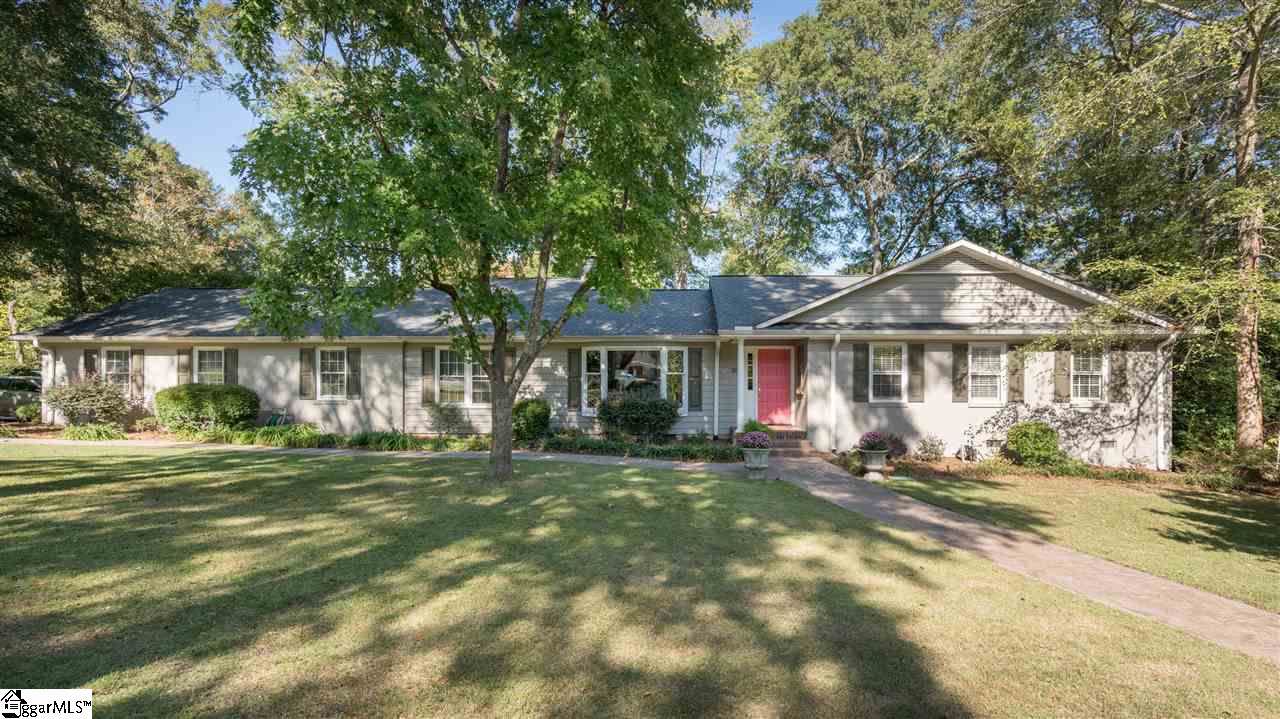 301 Chantilly Drive - Photo 1