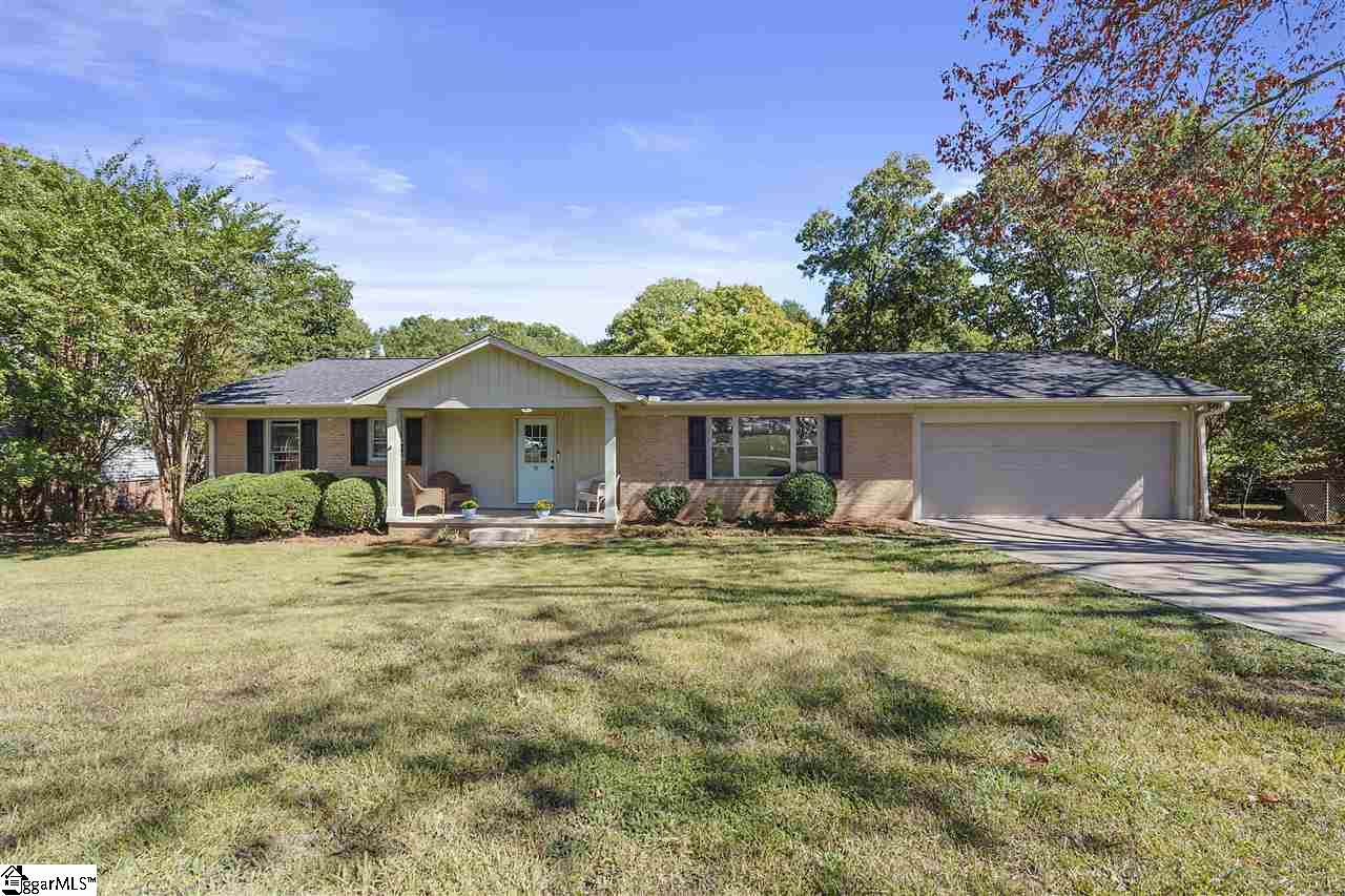 8 Angie Drive - Photo 1