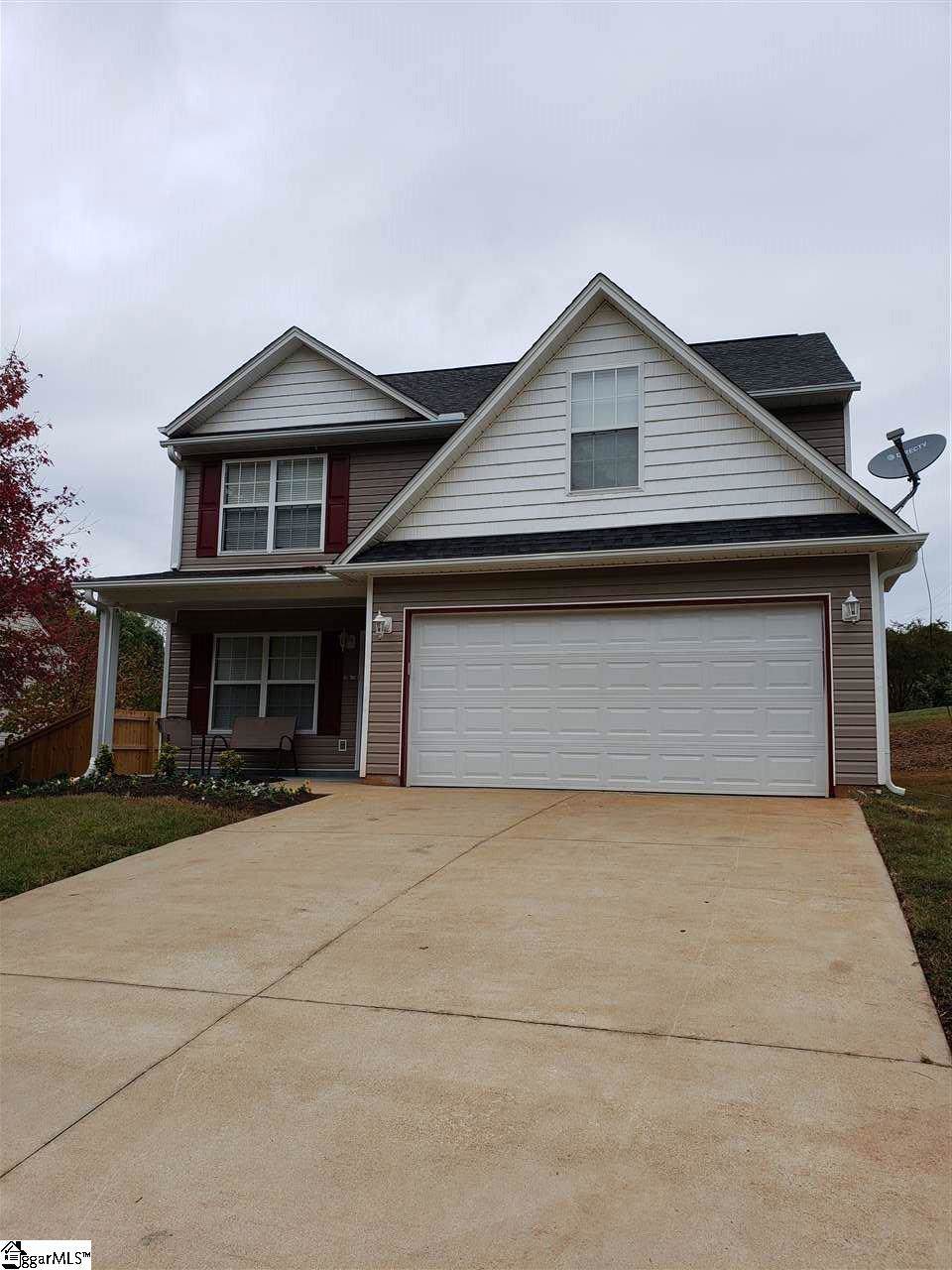 513 Oak Circle - Photo 1