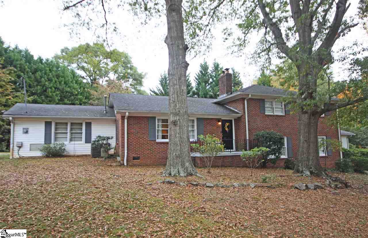 11 Lake Fairfield Drive - Photo 1