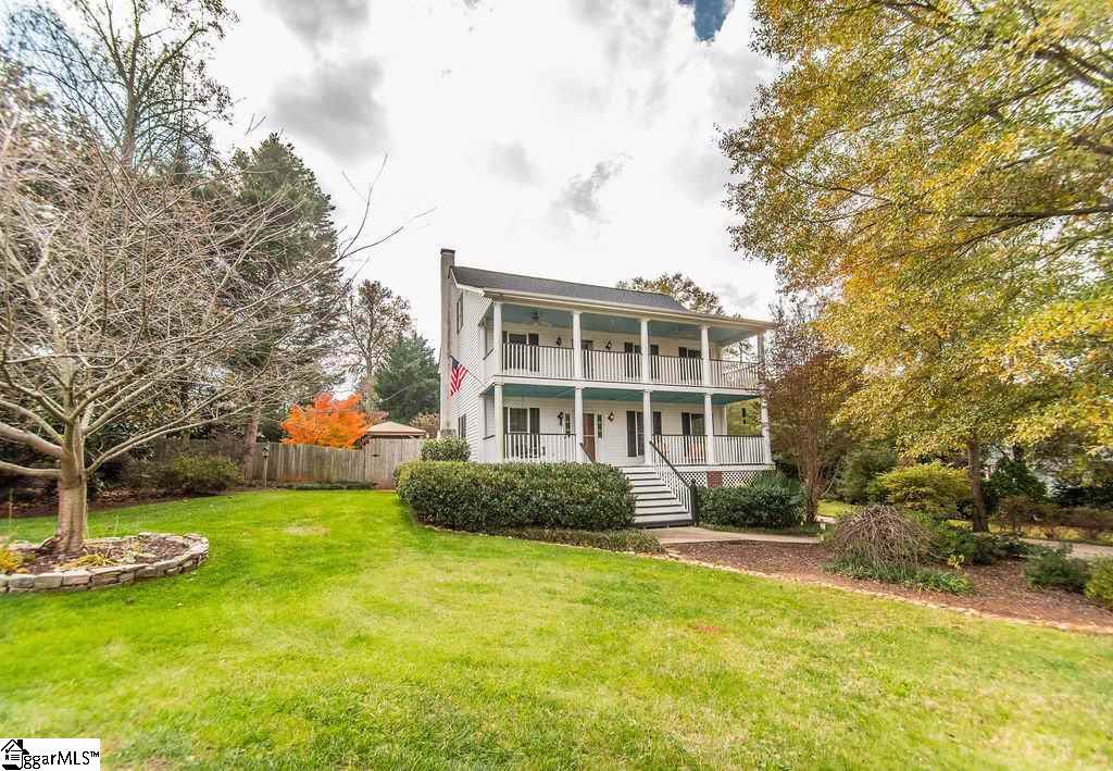 300 Watkins Circle - Photo 1