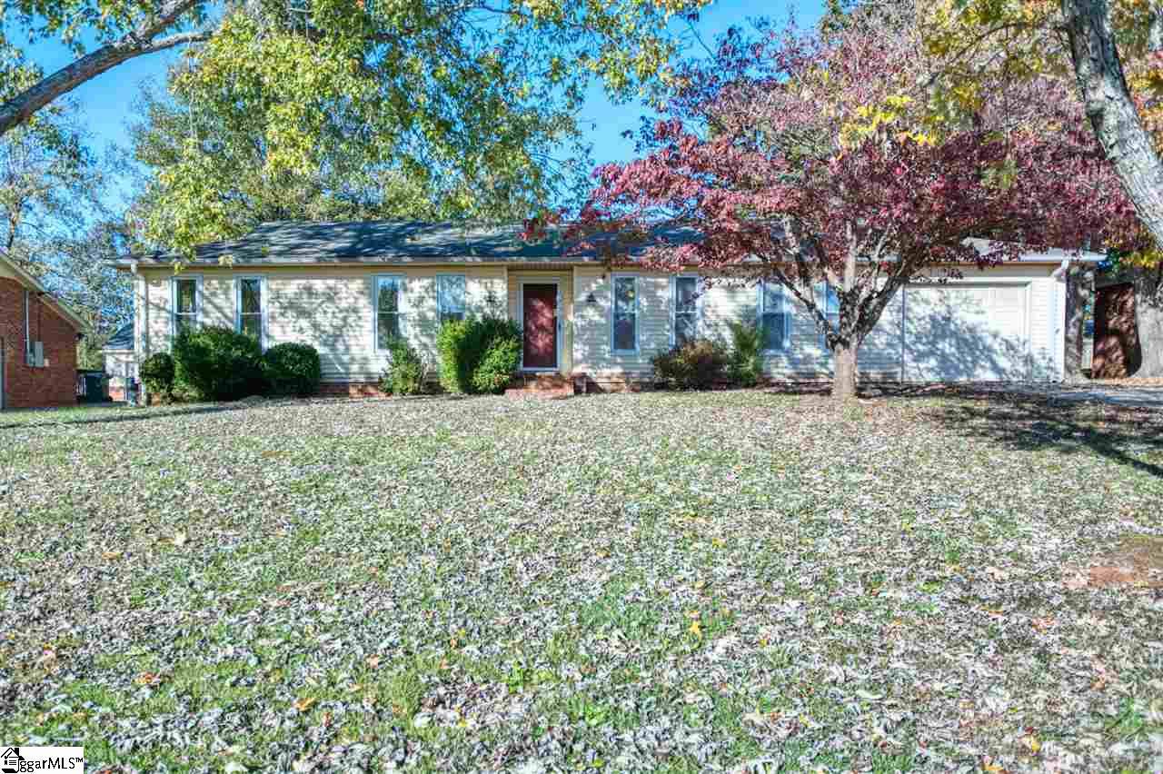 405 Holly Lane - Photo 1
