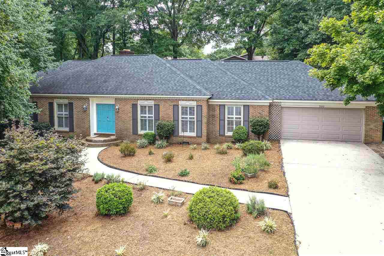 202 Poinsettia Drive - Photo 1