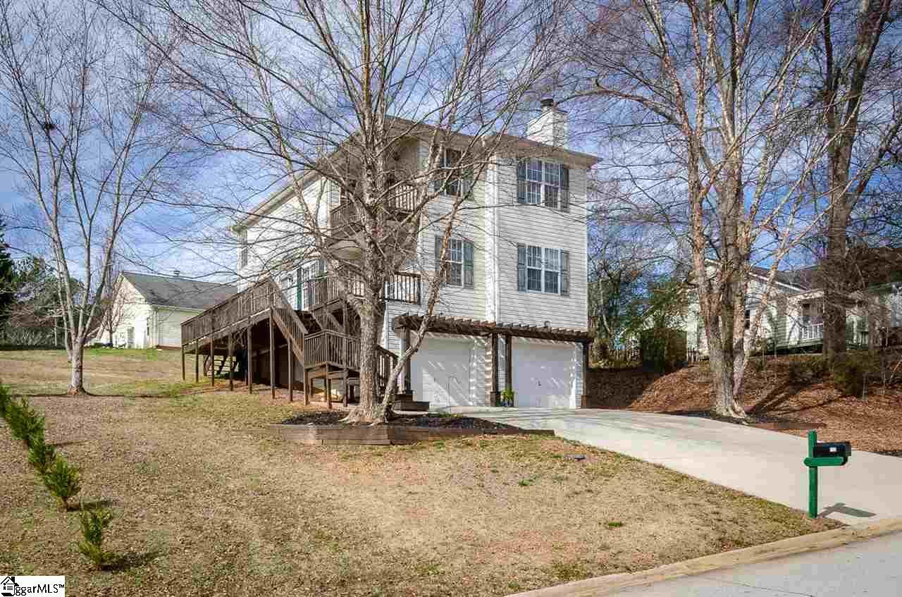 102 Crossbill Drive - Photo 1