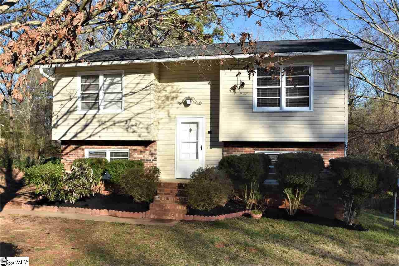 405 Agewood Drive - Photo 1