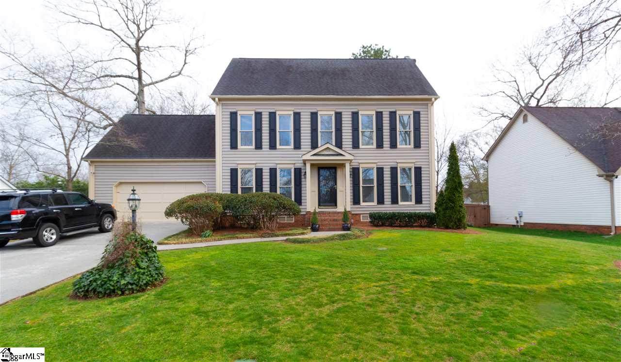 121 Woodway Drive - Photo 1