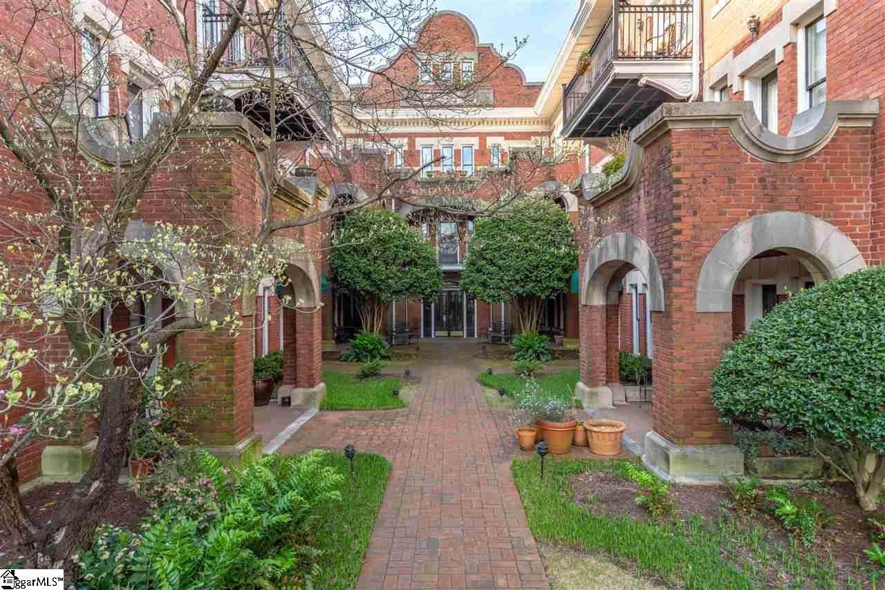 400 Washington Street - Photo 1