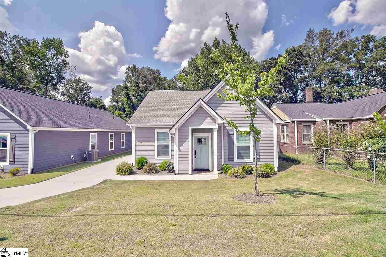 313 Rogers Avenue - Photo 1
