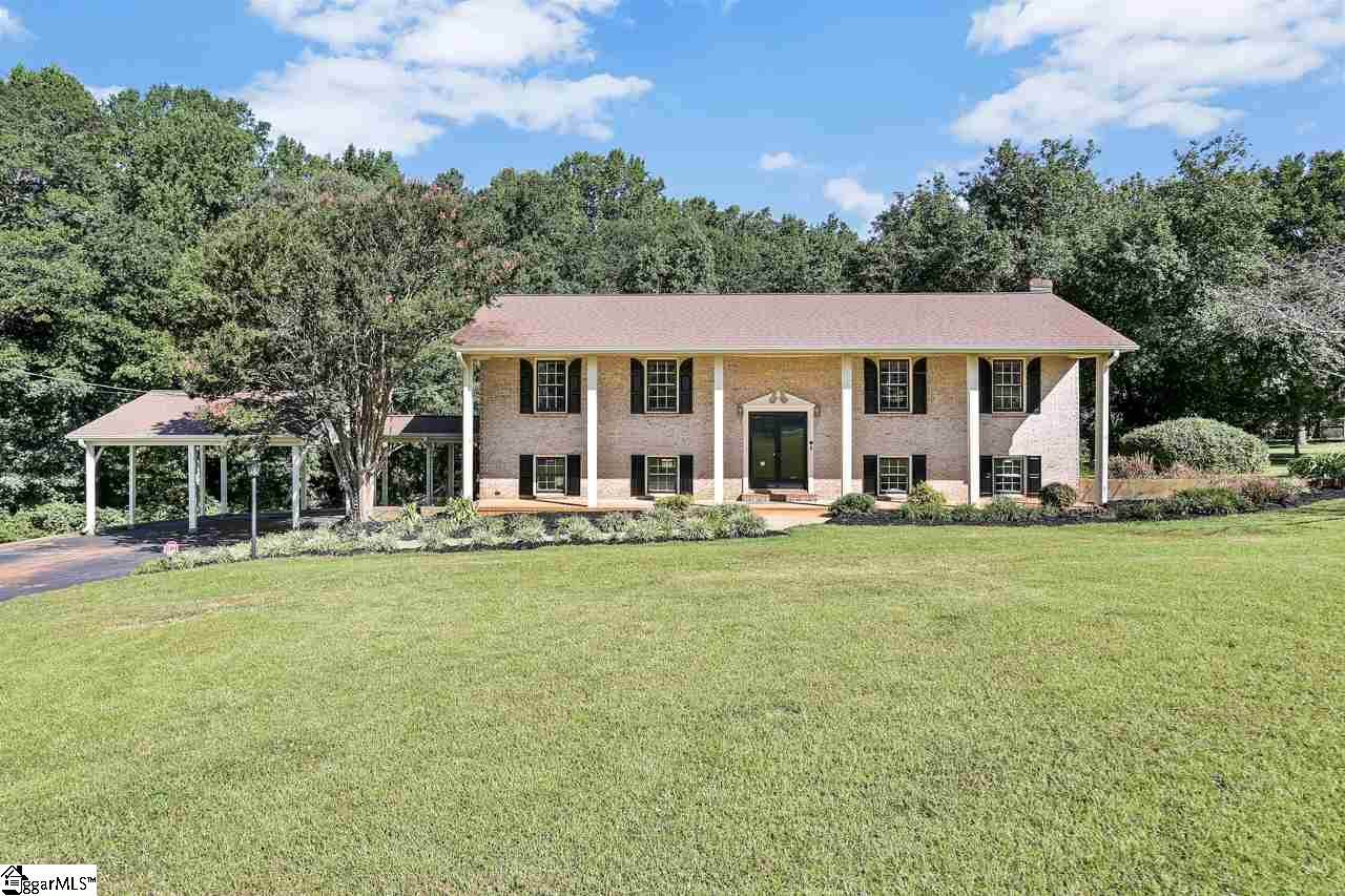 112 Colonial Lane - Photo 1