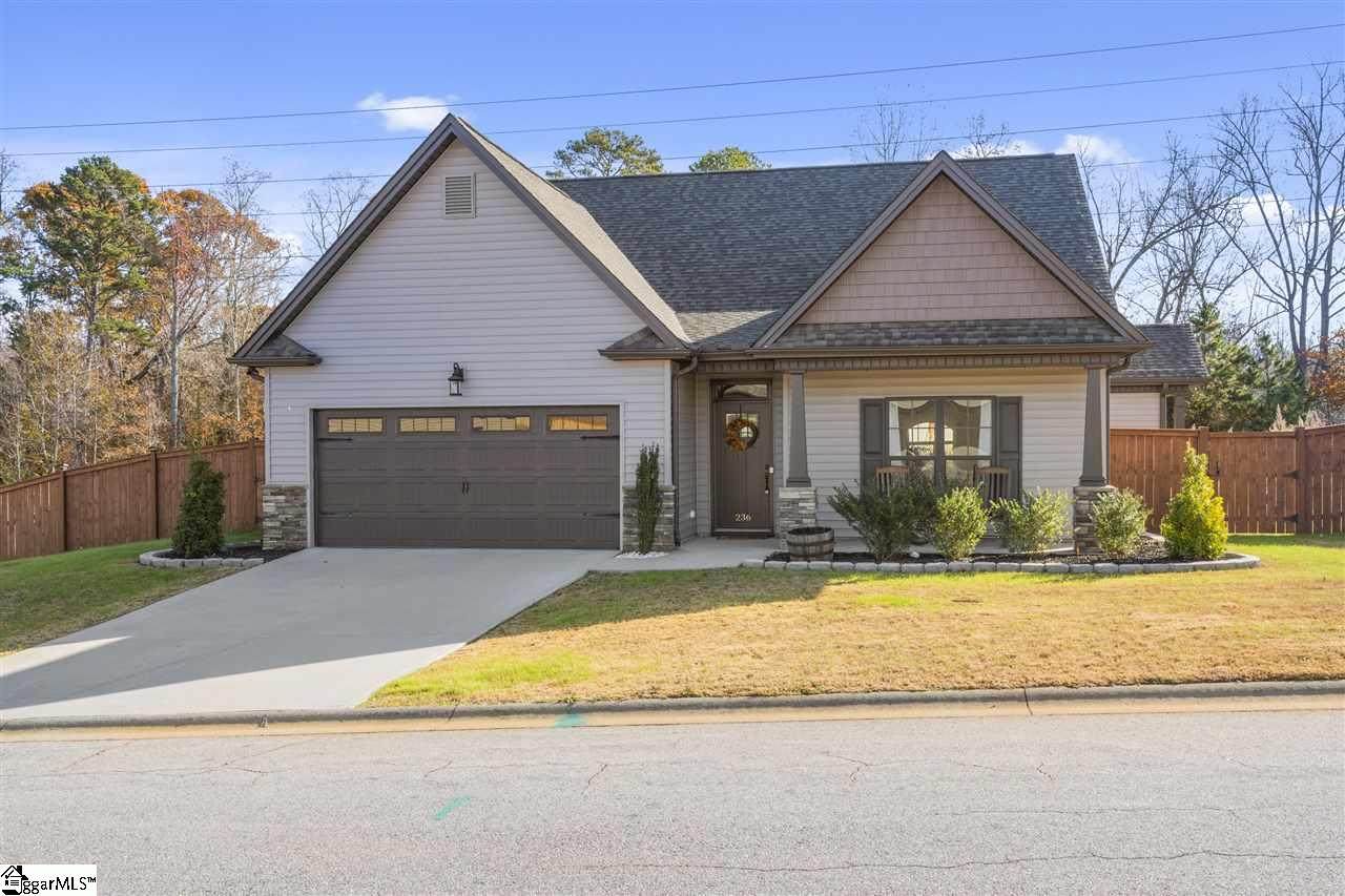 236 Laurel Trace Circle - Photo 1