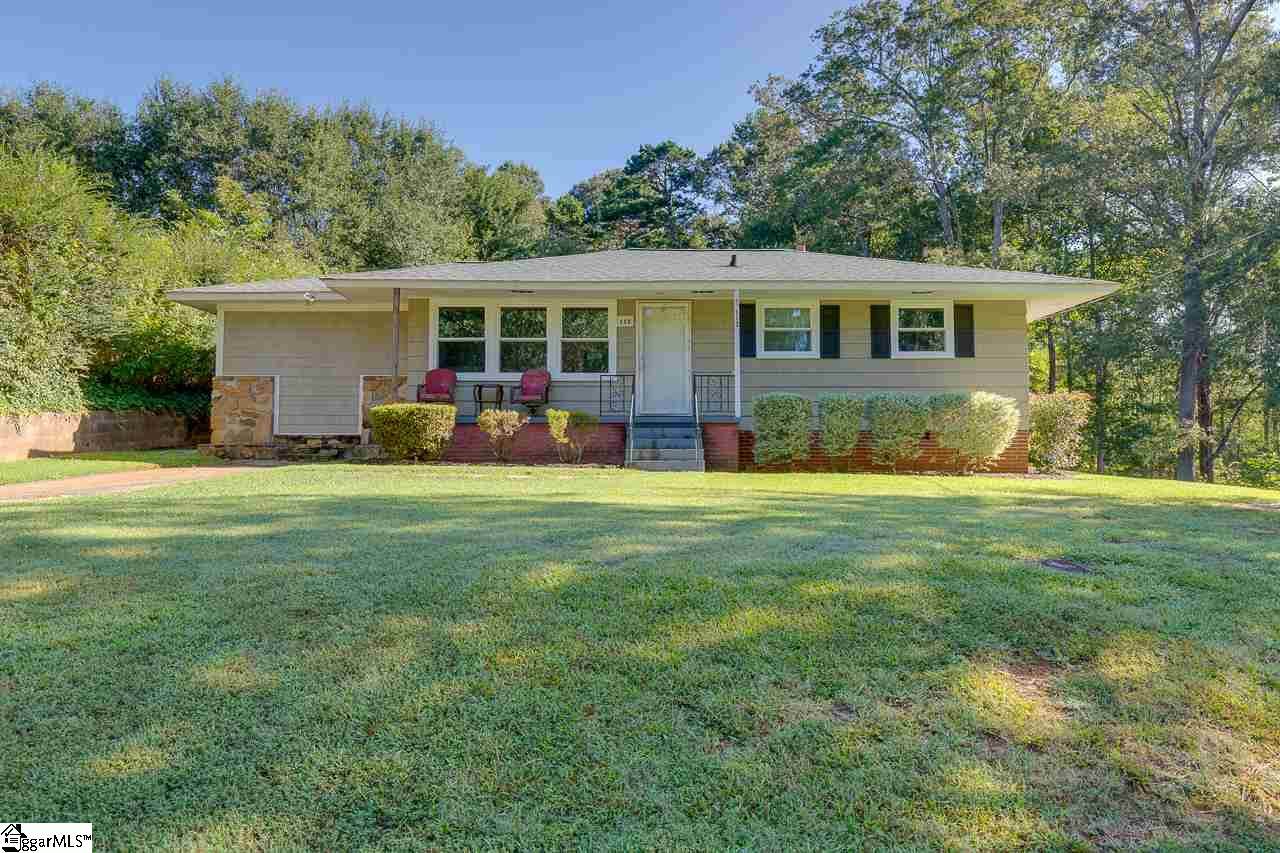 112 Pineview Drive - Photo 1