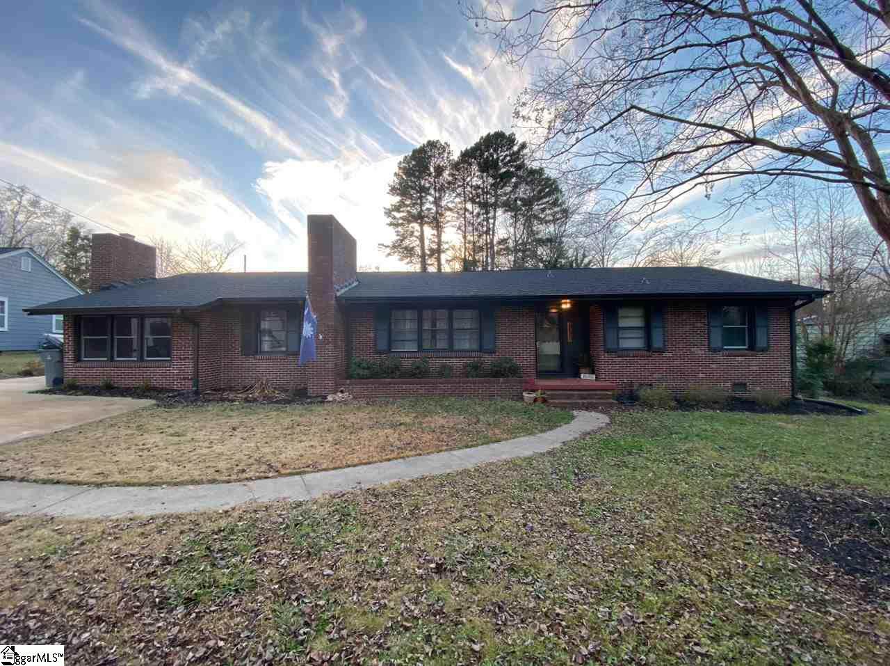 211 Tanglewylde Drive - Photo 1