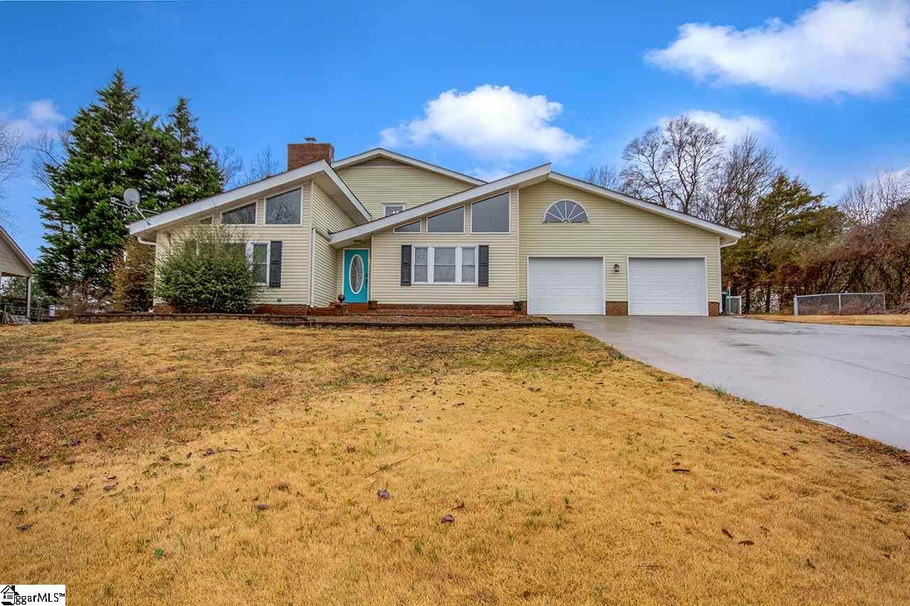 334 Driftwood Drive - Photo 1