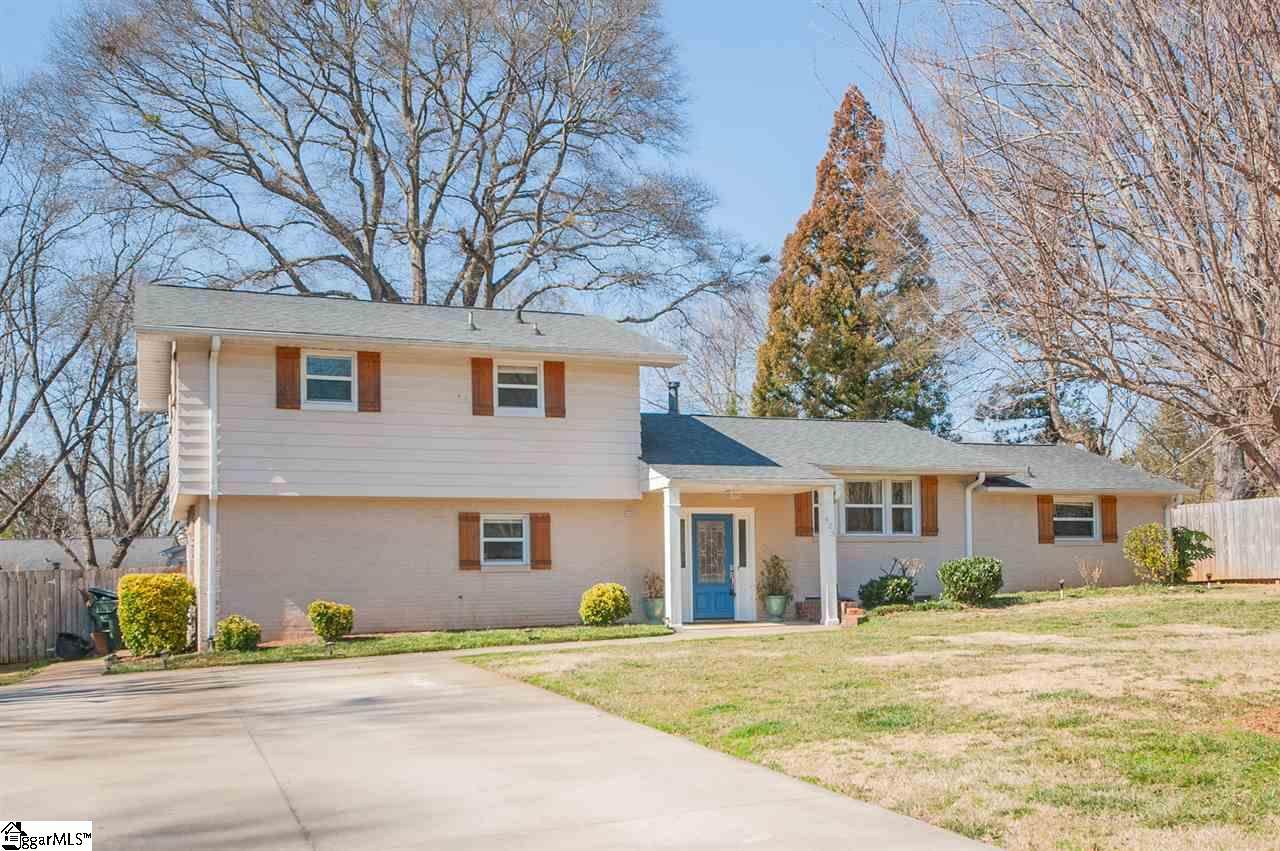 623 Carolina Avenue - Photo 1