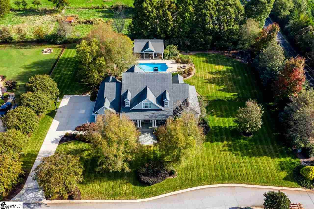102 Ivy Woods Drive - Photo 1
