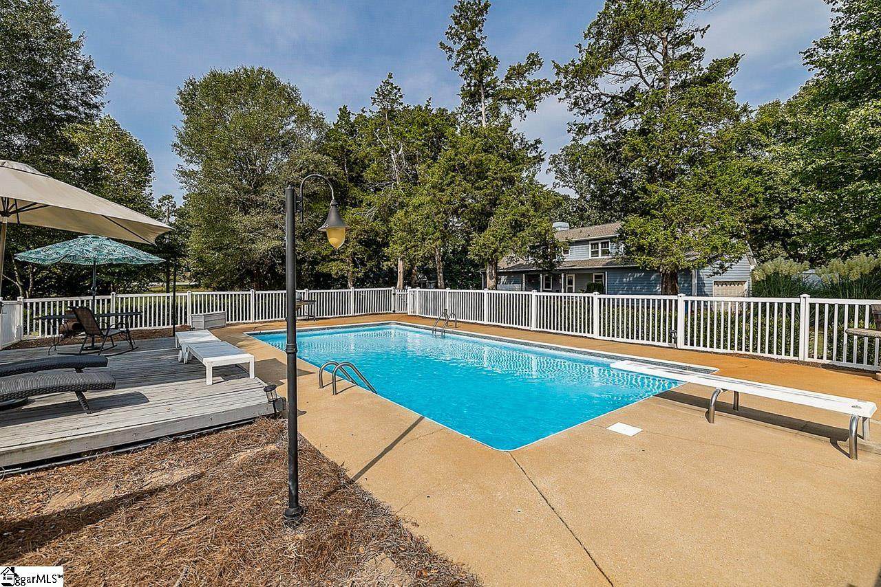 504 Cambridge Drive - Photo 1