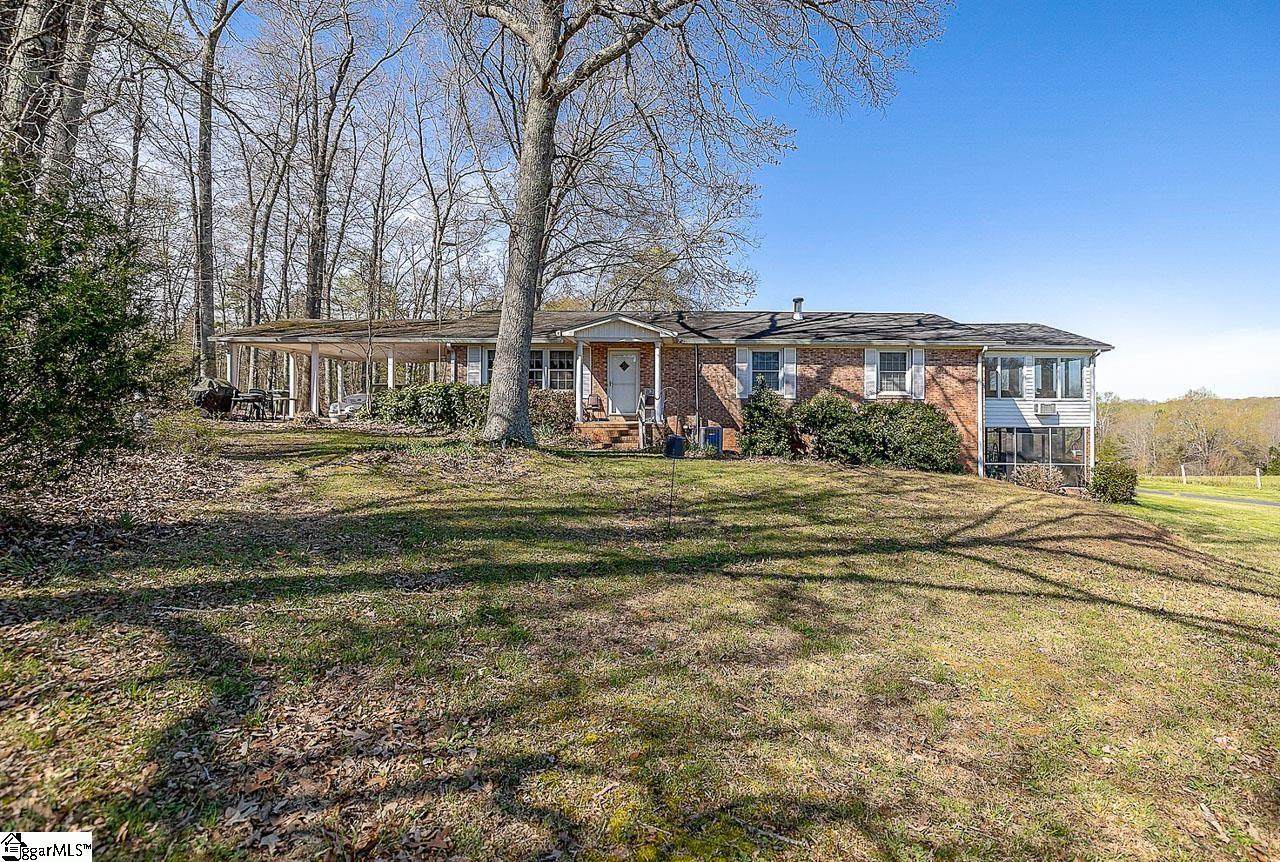 1104 Neely Ferry Road - Photo 1