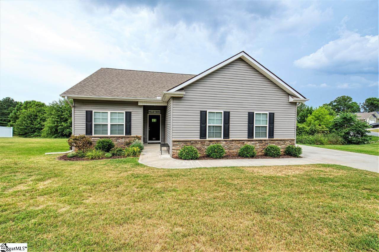 201 Ashwood Lane - Photo 1