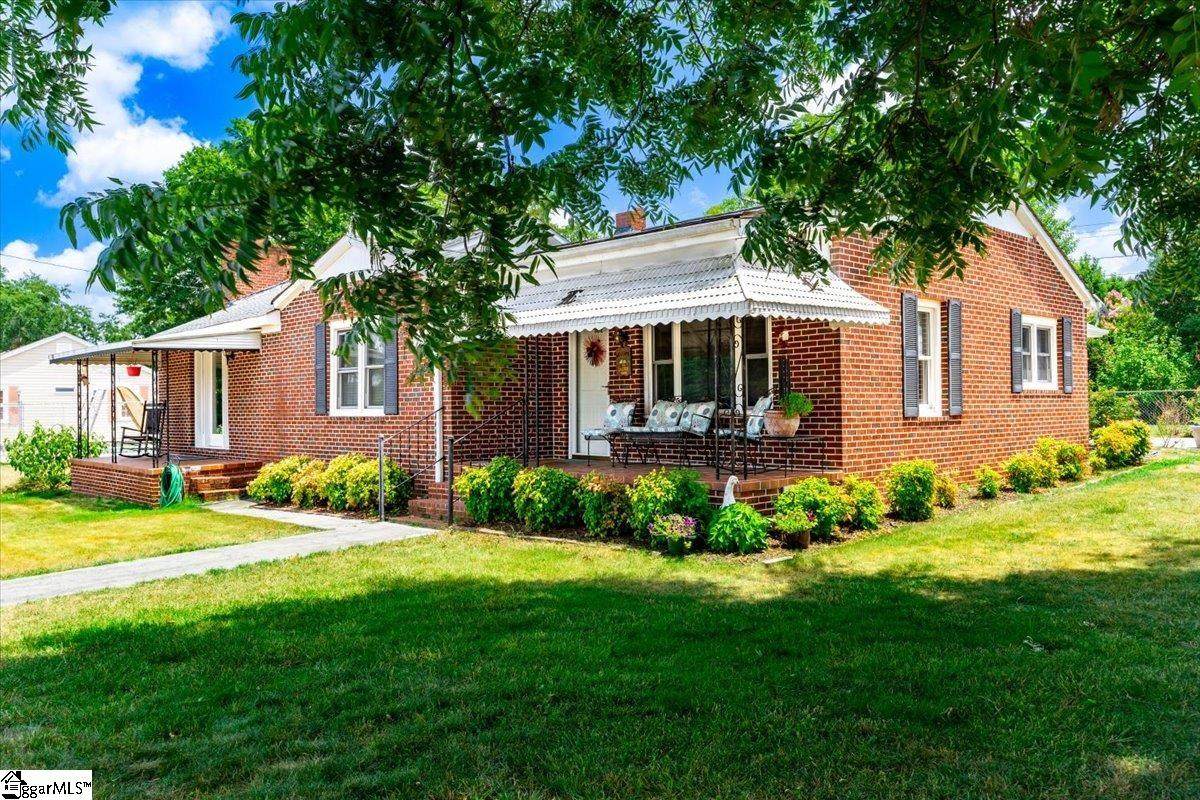 24 Woodward Street - Photo 1