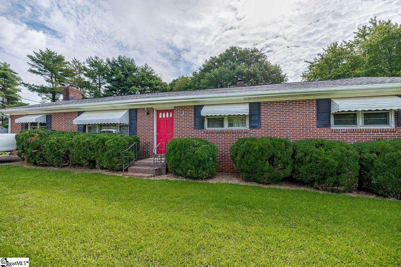 127 Eastview Circle - Photo 1
