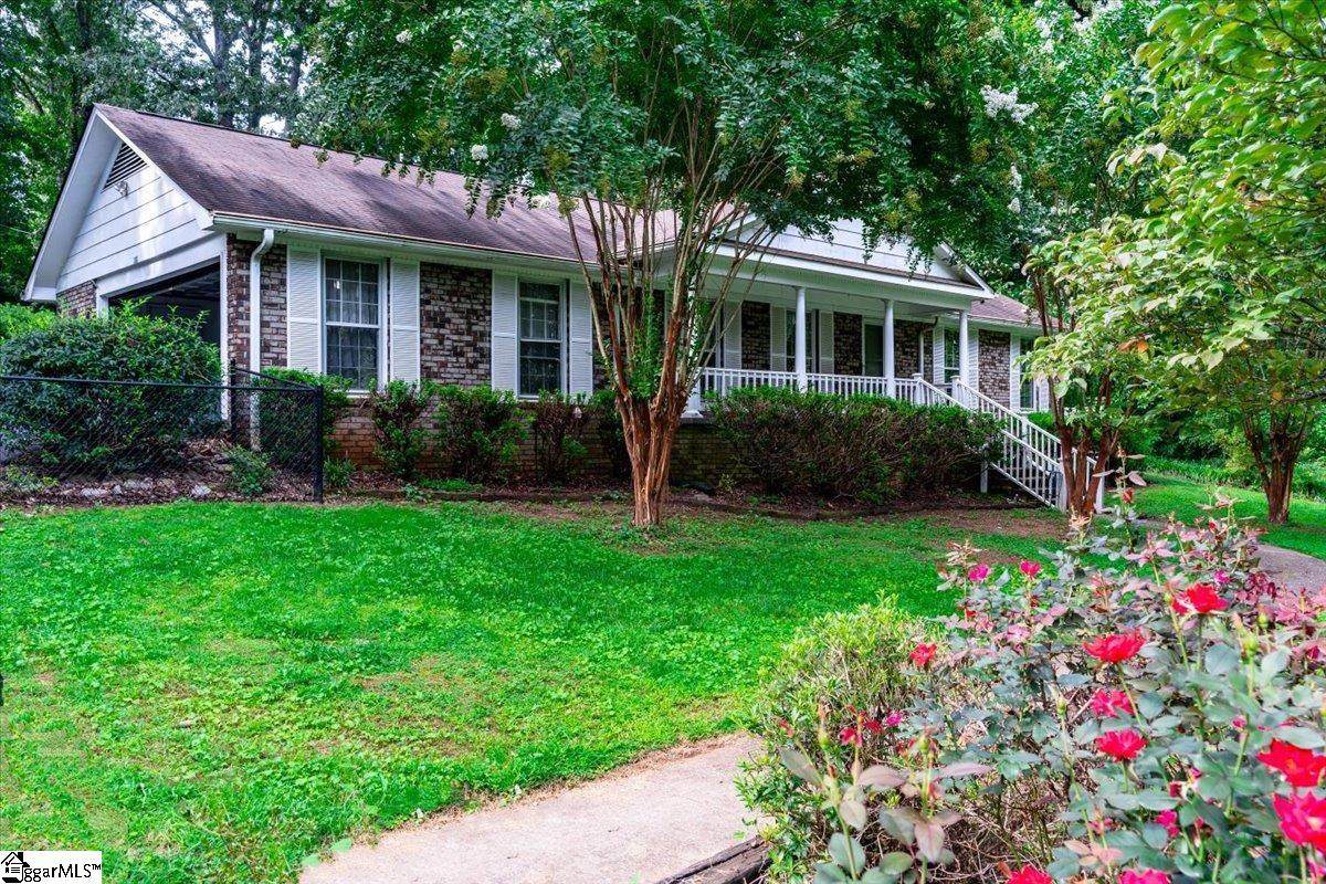 202 Sourwood Drive - Photo 1