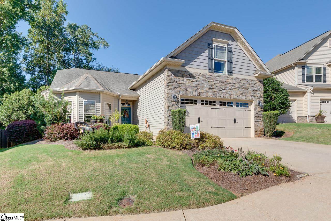 202 Romsey Circle - Photo 1