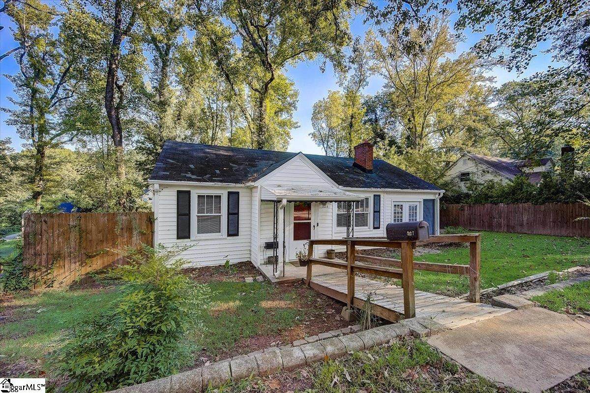 227 Rogers Avenue - Photo 1