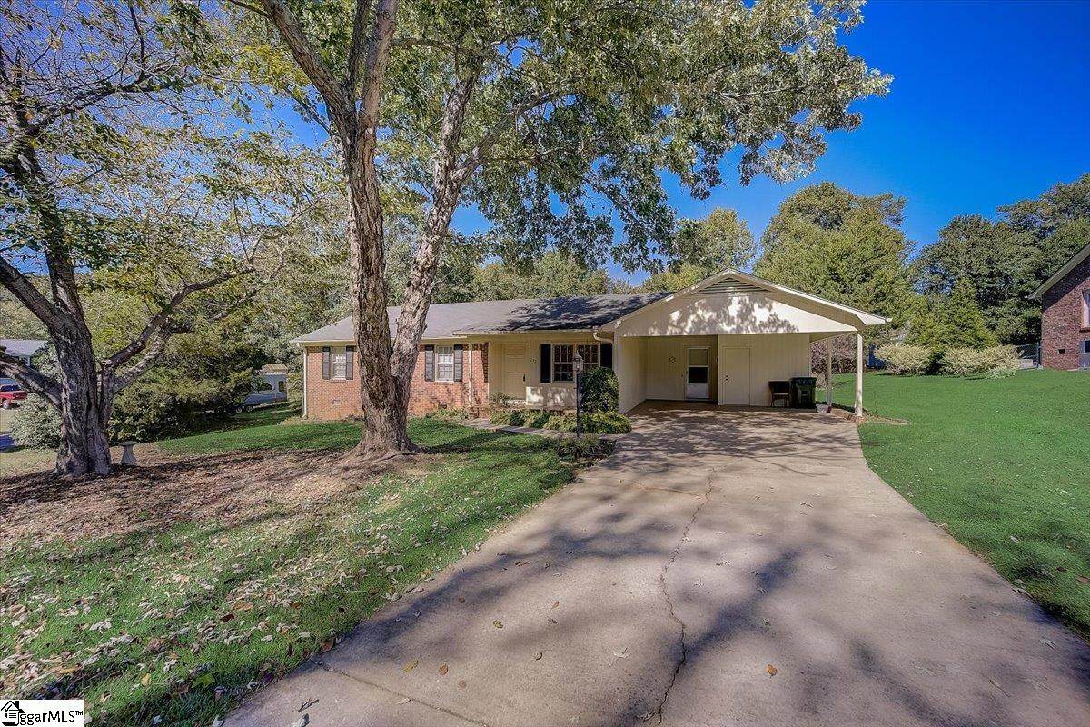 202 Highland Drive - Photo 1