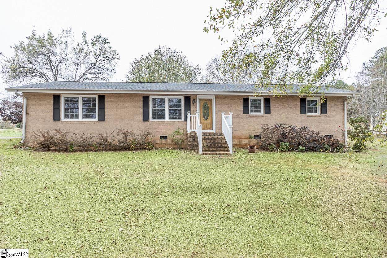 127 Pecan Drive - Photo 1