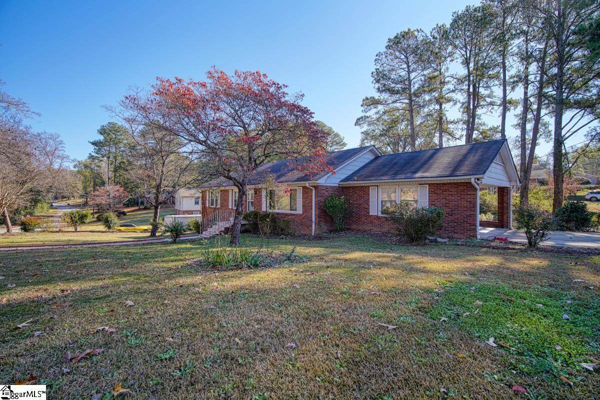 304 Pine Lake Drive - Photo 1