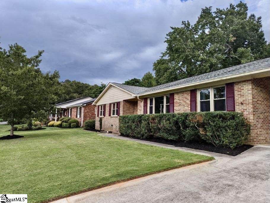 101 Kenilworth Court - Photo 1