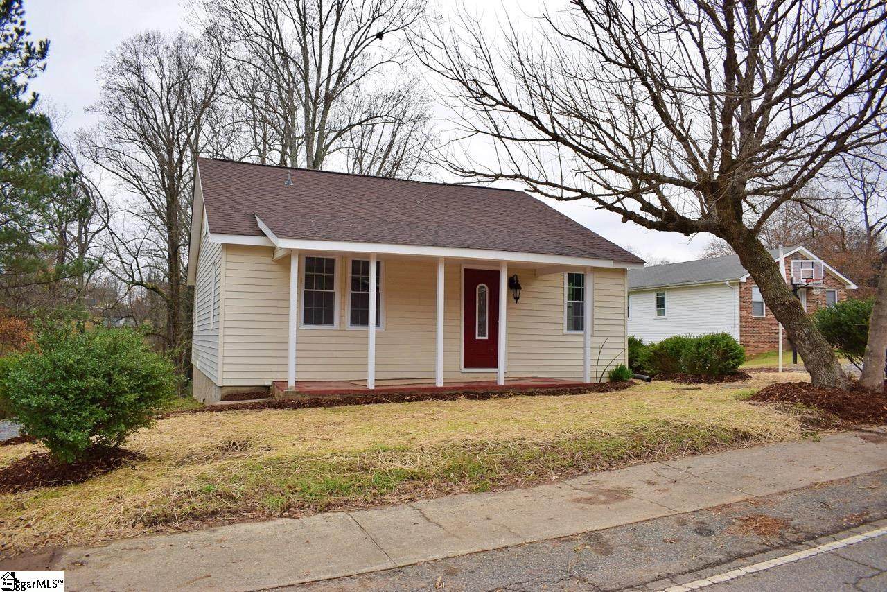 402 Church Avenue - Photo 1