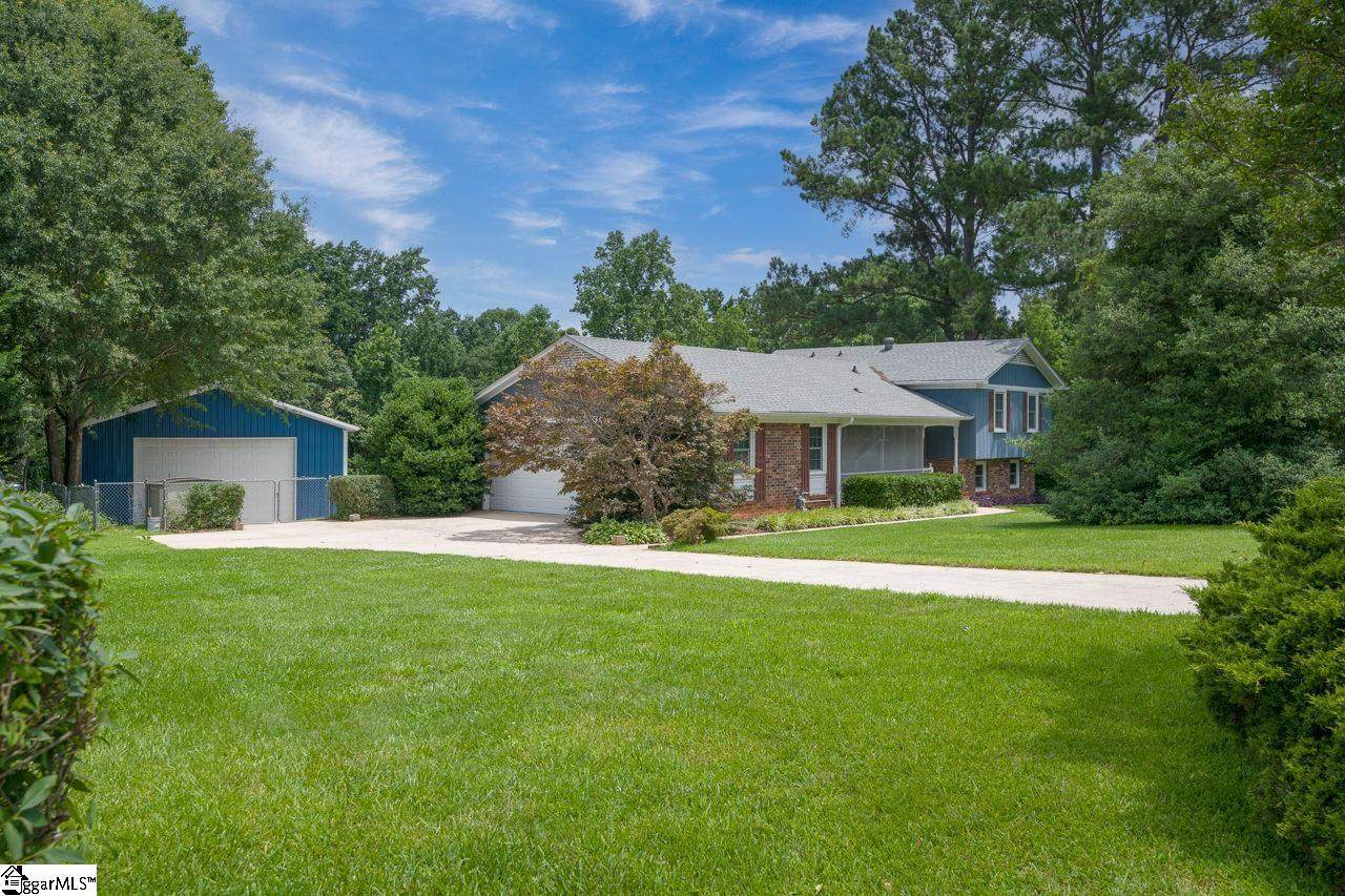 14 Rollingreen Road - Photo 1