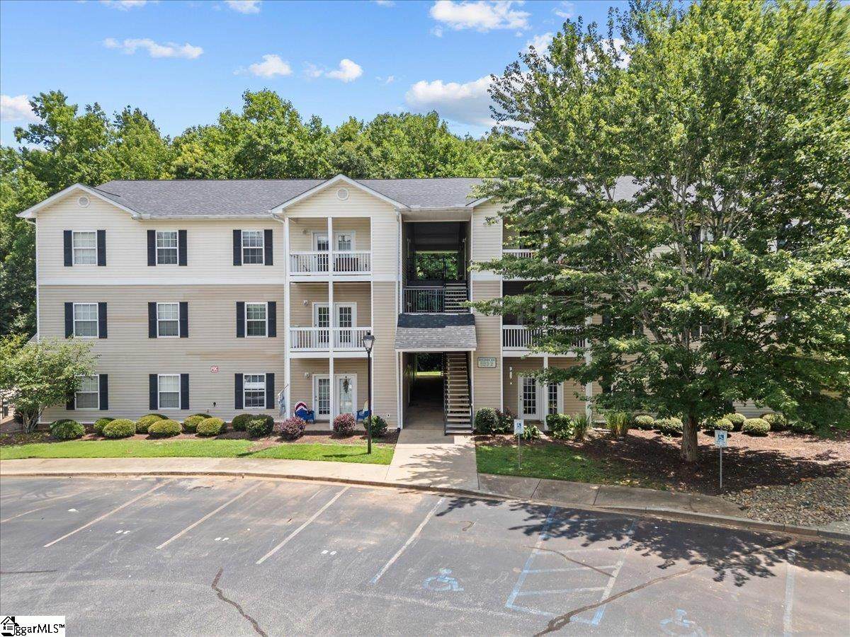 222 Mckenna Circle - Photo 1