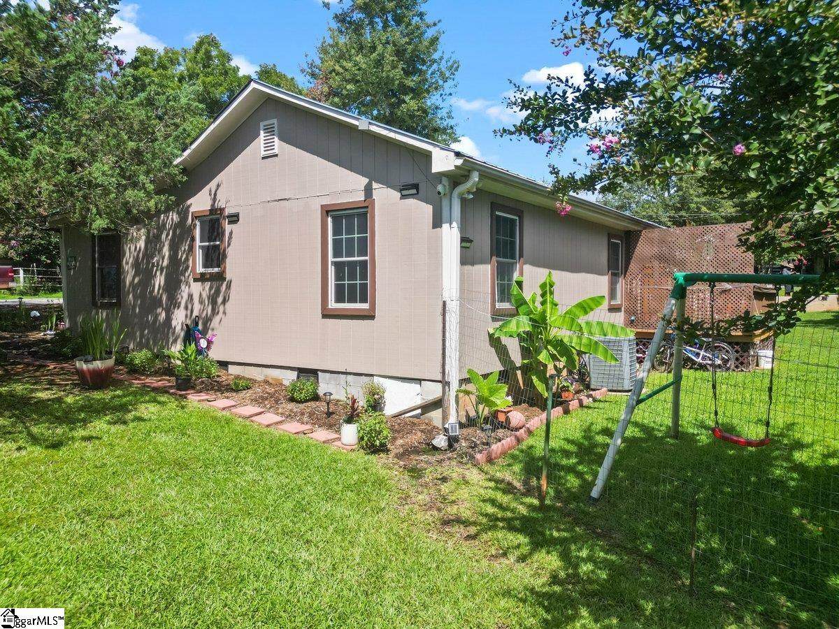 303 Hunter Street - Photo 1