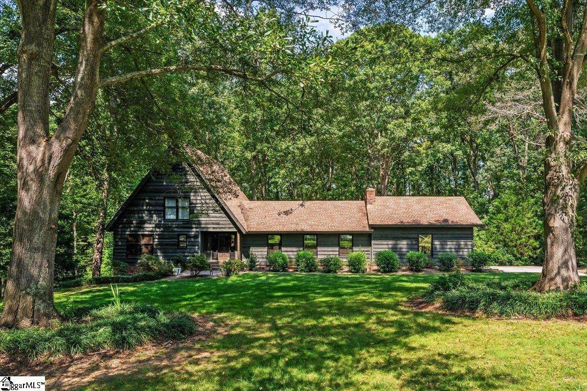 100 Caroline Drive - Photo 1