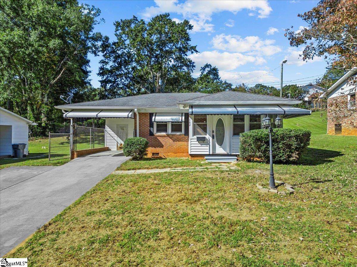 162 Lincoln Drive - Photo 1