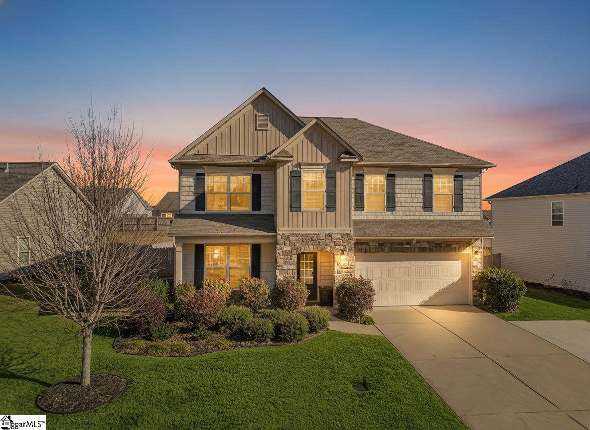 105 Amherst Way - Photo 1