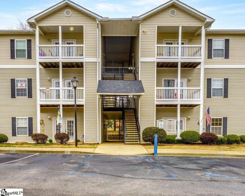 421 Mckenna Circle - Photo 1