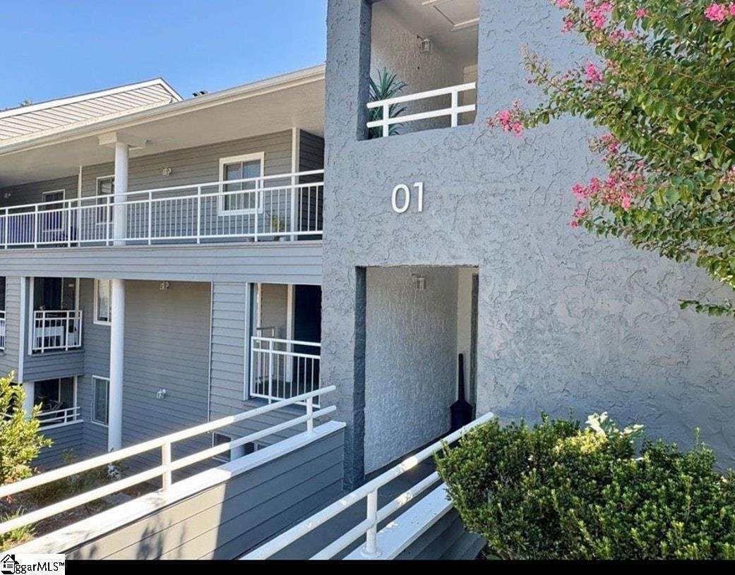 112 Northlake Drive - Photo 1